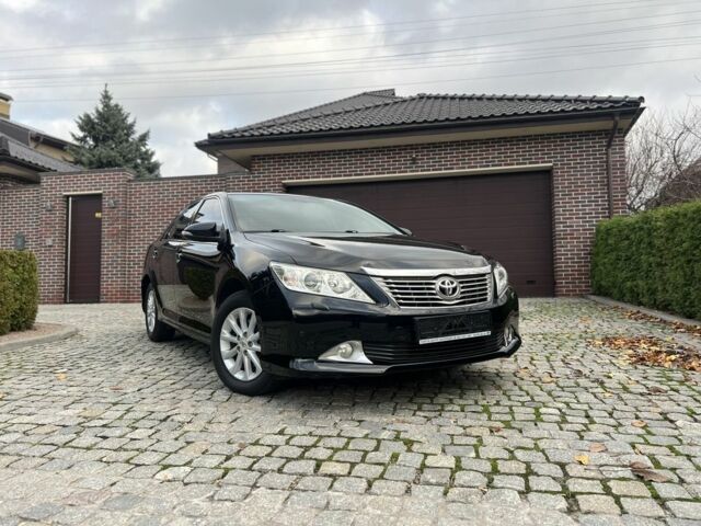 Чорний Тойота Камрі, об'ємом двигуна 2.5 л та пробігом 143 тис. км за 13300 $, фото 5 на Automoto.ua