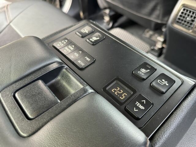 Черный Тойота Камри, объемом двигателя 2.5 л и пробегом 255 тыс. км за 13500 $, фото 19 на Automoto.ua