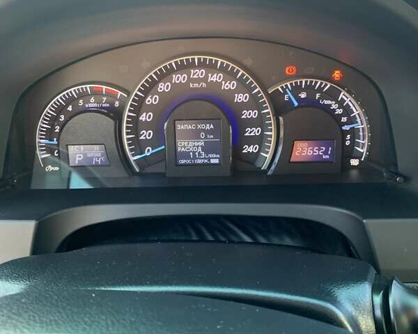 Чорний Тойота Камрі, об'ємом двигуна 2.5 л та пробігом 236 тис. км за 15200 $, фото 29 на Automoto.ua