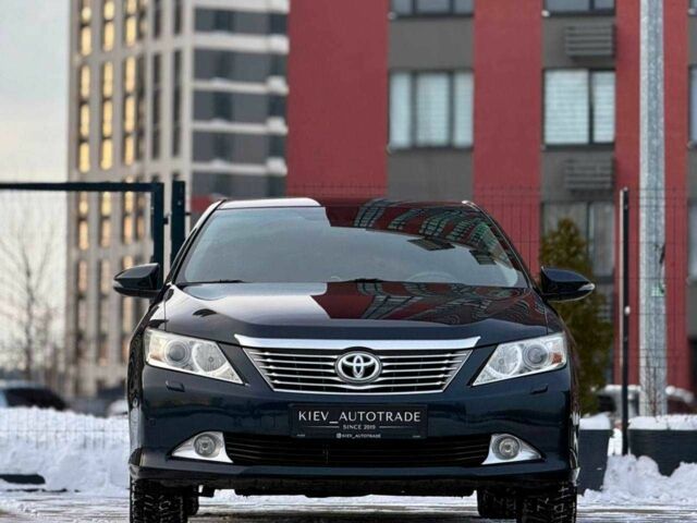 Черный Тойота Камри, объемом двигателя 2.5 л и пробегом 209 тыс. км за 13900 $, фото 3 на Automoto.ua