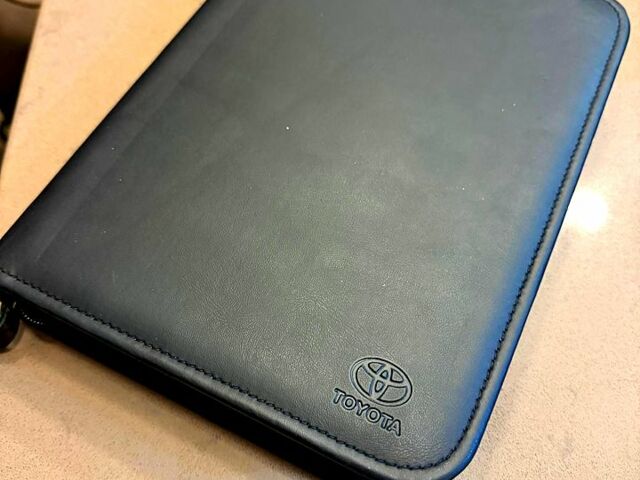 Черный Тойота Камри, объемом двигателя 2.5 л и пробегом 173 тыс. км за 14550 $, фото 5 на Automoto.ua