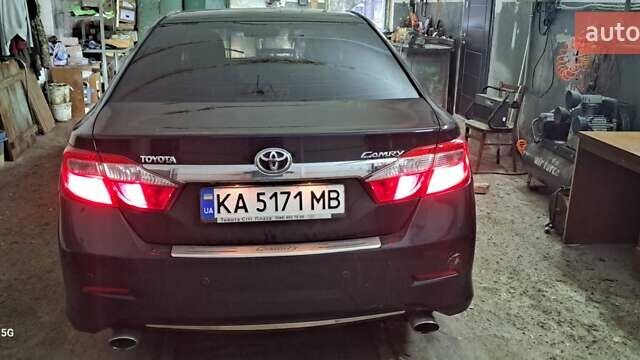 Чорний Тойота Камрі, об'ємом двигуна 2.5 л та пробігом 228 тис. км за 13600 $, фото 21 на Automoto.ua