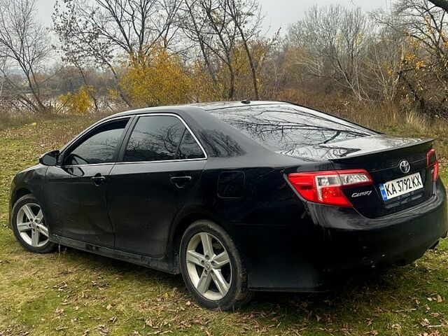 Черный Тойота Камри, объемом двигателя 2.5 л и пробегом 184 тыс. км за 11111 $, фото 2 на Automoto.ua