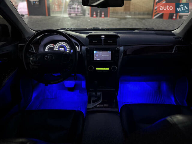 Чорний Тойота Камрі, об'ємом двигуна 2.5 л та пробігом 216 тис. км за 13000 $, фото 10 на Automoto.ua