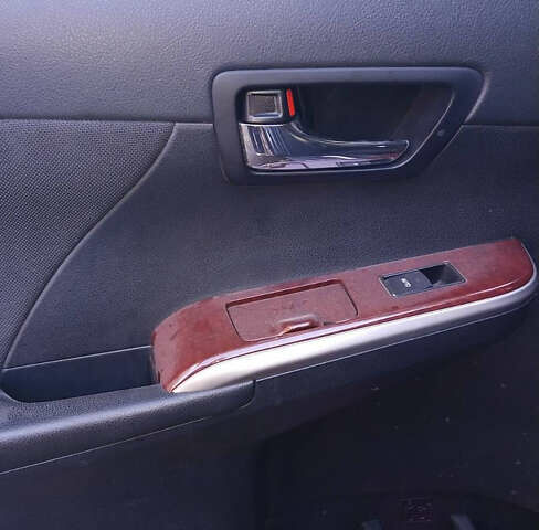 Тойота Камри 2012 в Днепре (Днепропетровске) на Automoto.ua Черный Тойота Камри, объемом двигателя 2.49 л и пробегом 285 тыс. км за 13500 $, фото 5 на Automoto.ua