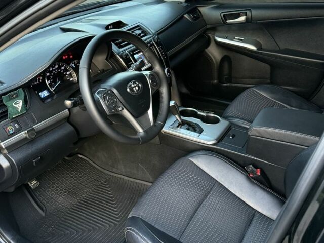 Черный Тойота Камри, объемом двигателя 2.5 л и пробегом 198 тыс. км за 10900 $, фото 14 на Automoto.ua