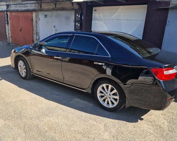 Черный Тойота Камри, объемом двигателя 0 л и пробегом 218 тыс. км за 17800 $, фото 2 на Automoto.ua