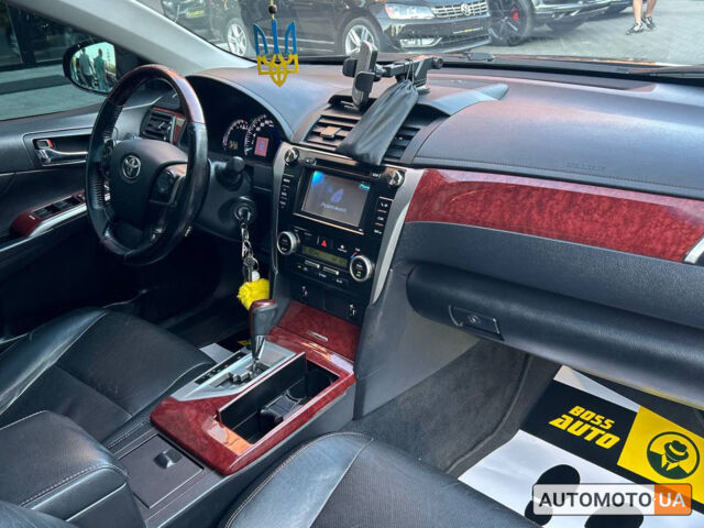 Черный Тойота Камри, объемом двигателя 2.5 л и пробегом 211 тыс. км за 12700 $, фото 16 на Automoto.ua