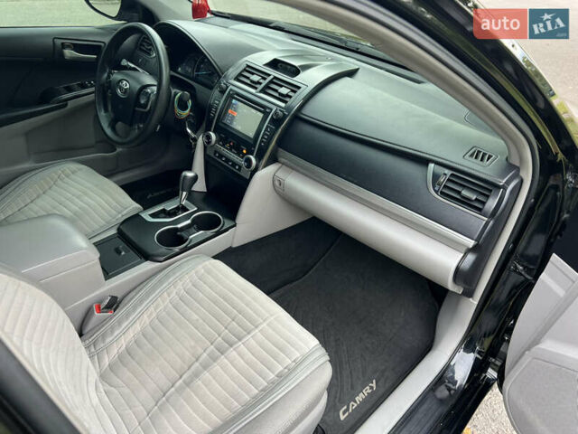 Черный Тойота Камри, объемом двигателя 2.5 л и пробегом 155 тыс. км за 12000 $, фото 7 на Automoto.ua