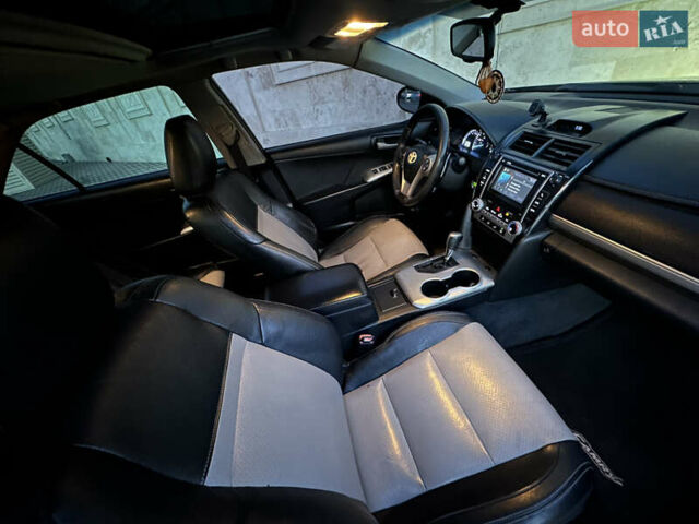 Черный Тойота Камри, объемом двигателя 2.5 л и пробегом 215 тыс. км за 11950 $, фото 32 на Automoto.ua