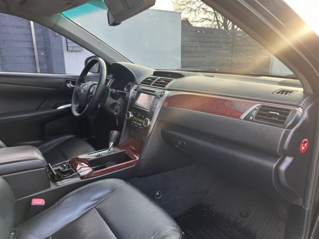 Черный Тойота Камри, объемом двигателя 2.5 л и пробегом 235 тыс. км за 10200 $, фото 9 на Automoto.ua