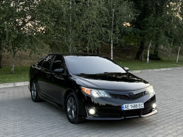 Черный Тойота Камри, объемом двигателя 2.5 л и пробегом 198 тыс. км за 10900 $, фото 9 на Automoto.ua