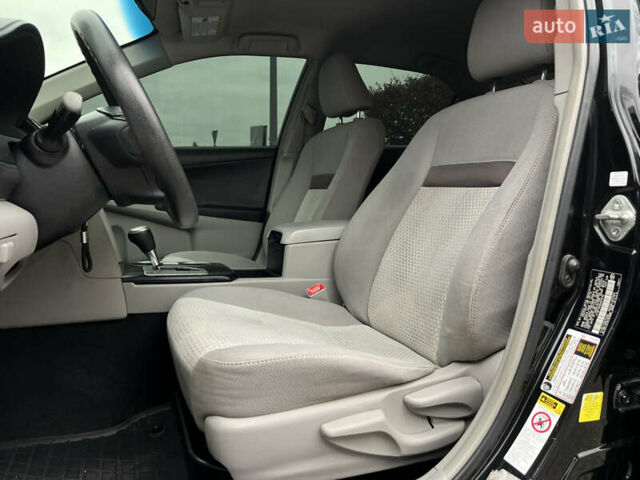 Чорний Тойота Камрі, об'ємом двигуна 2.49 л та пробігом 199 тис. км за 10999 $, фото 31 на Automoto.ua