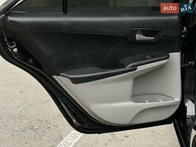 Чорний Тойота Камрі, об'ємом двигуна 2.49 л та пробігом 199 тис. км за 10999 $, фото 40 на Automoto.ua