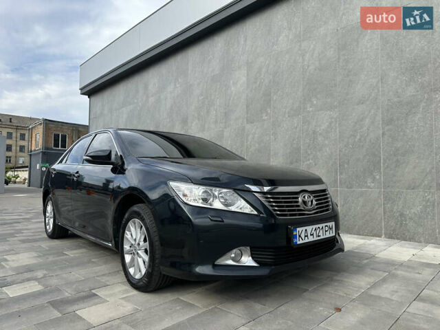 Черный Тойота Камри, объемом двигателя 2.49 л и пробегом 136 тыс. км за 13500 $, фото 1 на Automoto.ua
