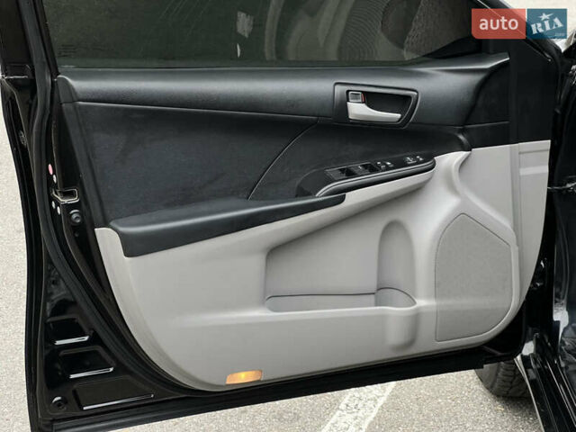 Чорний Тойота Камрі, об'ємом двигуна 2.49 л та пробігом 199 тис. км за 10999 $, фото 28 на Automoto.ua