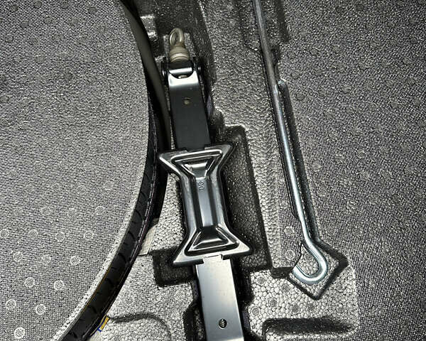 Черный Тойота Камри, объемом двигателя 2.5 л и пробегом 10 тыс. км за 21200 $, фото 31 на Automoto.ua