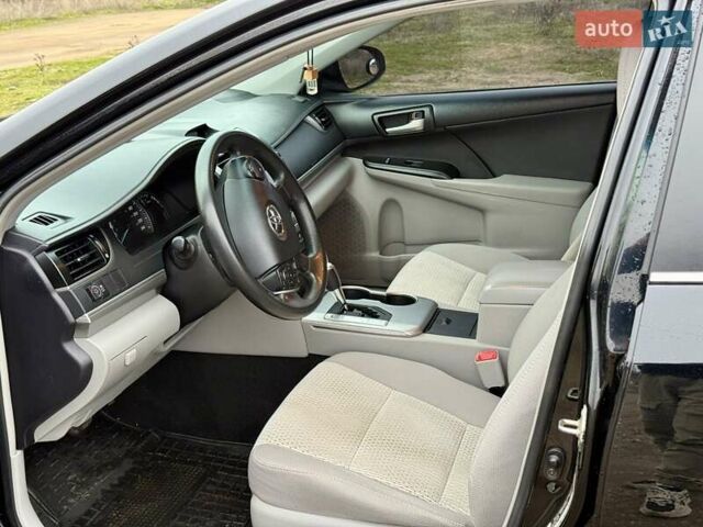 Чорний Тойота Камрі, об'ємом двигуна 2.5 л та пробігом 153 тис. км за 12800 $, фото 11 на Automoto.ua