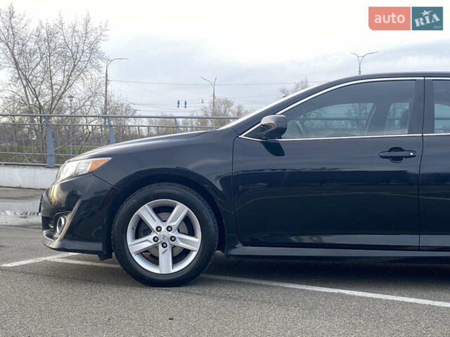 Черный Тойота Камри, объемом двигателя 2.5 л и пробегом 280 тыс. км за 12500 $, фото 17 на Automoto.ua