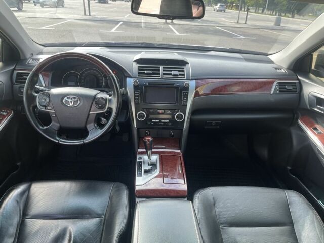 Черный Тойота Камри, объемом двигателя 2.5 л и пробегом 206 тыс. км за 12100 $, фото 11 на Automoto.ua