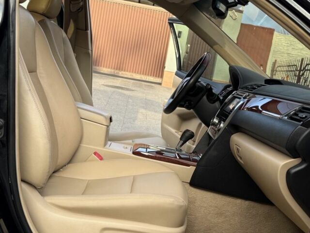Черный Тойота Камри, объемом двигателя 2.5 л и пробегом 185 тыс. км за 12000 $, фото 17 на Automoto.ua
