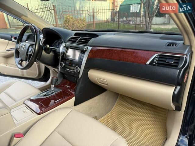 Чорний Тойота Камрі, об'ємом двигуна 2.49 л та пробігом 185 тис. км за 12000 $, фото 32 на Automoto.ua