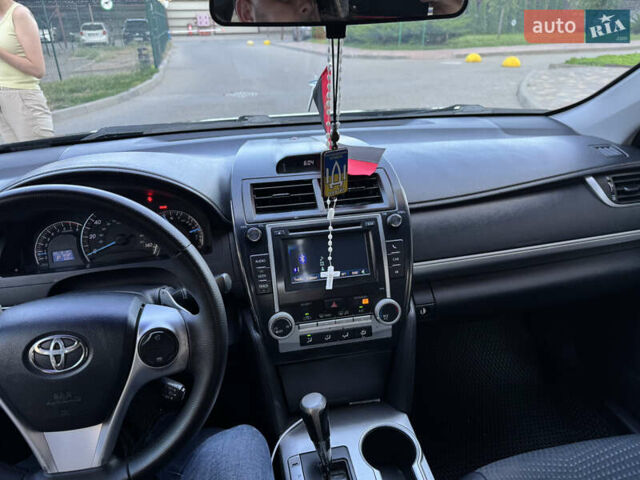 Черный Тойота Камри, объемом двигателя 2.49 л и пробегом 370 тыс. км за 9999 $, фото 14 на Automoto.ua