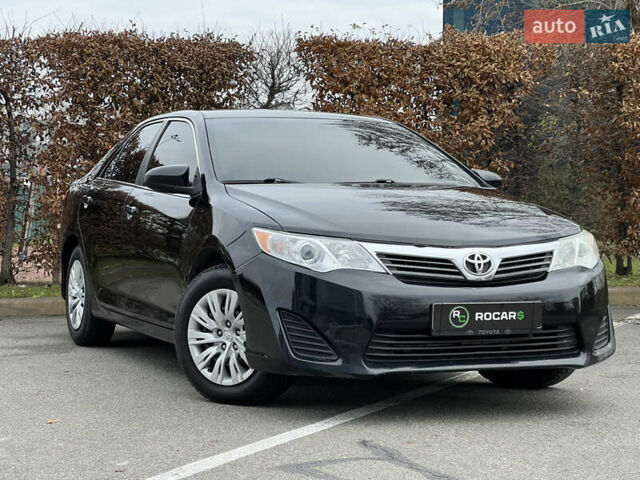 Чорний Тойота Камрі, об'ємом двигуна 2.49 л та пробігом 199 тис. км за 10999 $, фото 2 на Automoto.ua