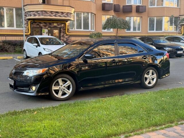 Чорний Тойота Камрі, об'ємом двигуна 2.5 л та пробігом 198 тис. км за 9500 $, фото 1 на Automoto.ua