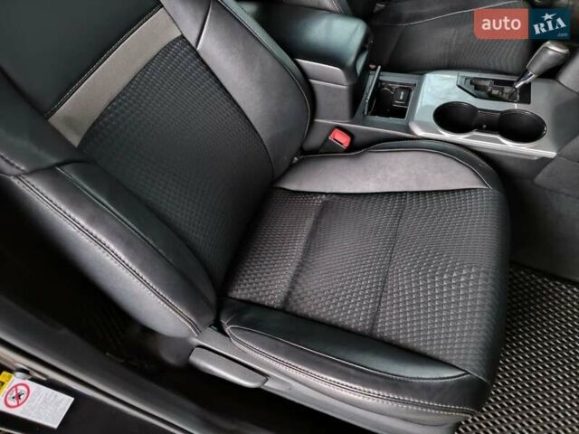 Чорний Тойота Камрі, об'ємом двигуна 2.5 л та пробігом 279 тис. км за 10500 $, фото 4 на Automoto.ua