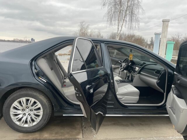 Тойота Камри 2013 в Староконстантинов на Automoto.ua Черный Тойота Камри, объемом двигателя 2.5 л и пробегом 173 тыс. км за 10900 $, фото 2 на Automoto.ua
