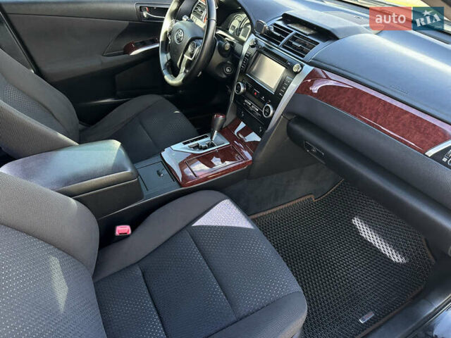 Черный Тойота Камри, объемом двигателя 2.5 л и пробегом 175 тыс. км за 9850 $, фото 14 на Automoto.ua