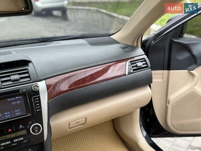 Черный Тойота Камри, объемом двигателя 2.49 л и пробегом 200 тыс. км за 10000 $, фото 47 на Automoto.ua