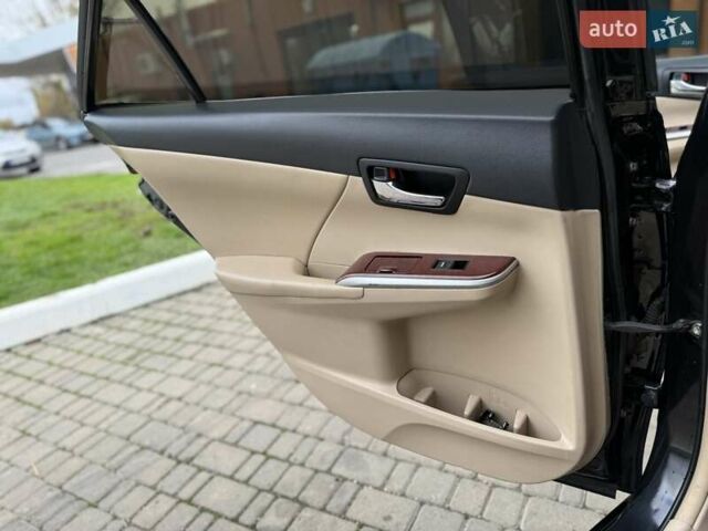 Черный Тойота Камри, объемом двигателя 2.49 л и пробегом 200 тыс. км за 10000 $, фото 51 на Automoto.ua