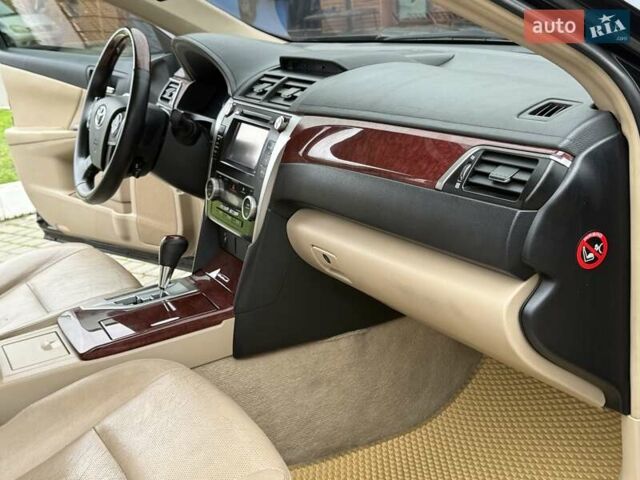 Черный Тойота Камри, объемом двигателя 2.49 л и пробегом 200 тыс. км за 10000 $, фото 36 на Automoto.ua