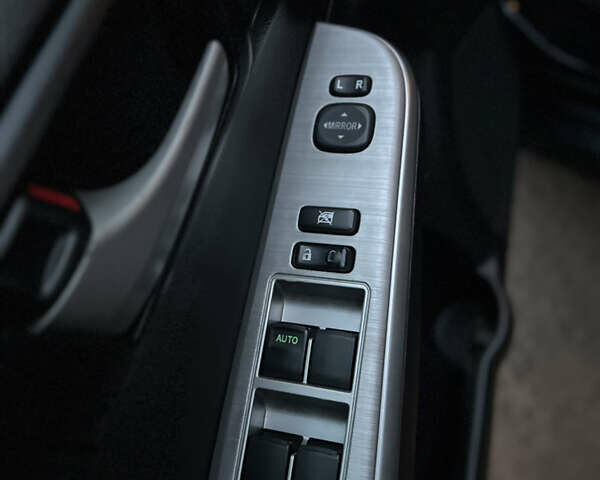 Чорний Тойота Камрі, об'ємом двигуна 2.49 л та пробігом 179 тис. км за 10900 $, фото 13 на Automoto.ua