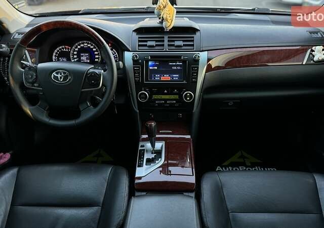 Черный Тойота Камри, объемом двигателя 2.5 л и пробегом 235 тыс. км за 16500 $, фото 24 на Automoto.ua