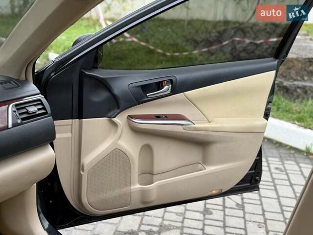 Черный Тойота Камри, объемом двигателя 2.49 л и пробегом 200 тыс. км за 10000 $, фото 49 на Automoto.ua