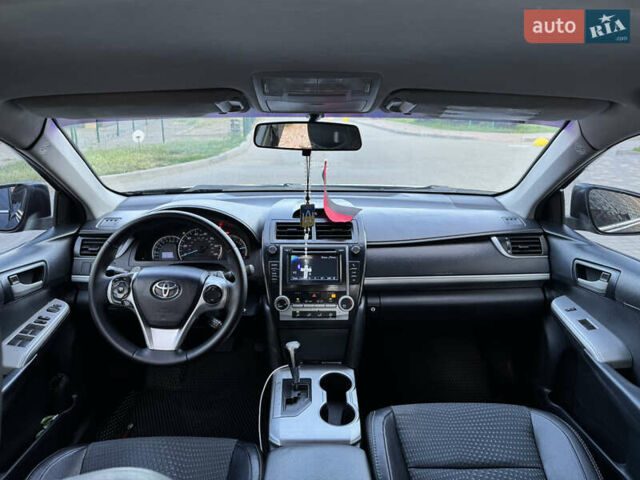 Черный Тойота Камри, объемом двигателя 2.49 л и пробегом 370 тыс. км за 9999 $, фото 1 на Automoto.ua