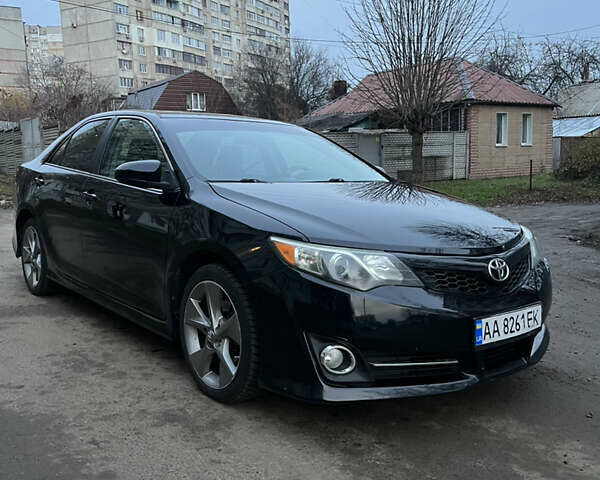 Чорний Тойота Камрі, об'ємом двигуна 2.49 л та пробігом 179 тис. км за 10900 $, фото 1 на Automoto.ua