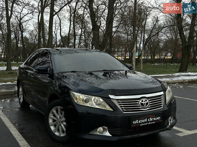 Чорний Тойота Камрі, об'ємом двигуна 2.5 л та пробігом 287 тис. км за 12999 $, фото 2 на Automoto.ua