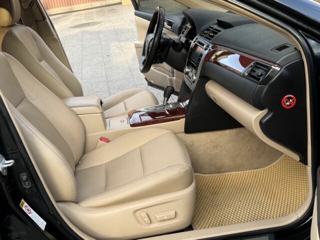 Черный Тойота Камри, объемом двигателя 2.5 л и пробегом 185 тыс. км за 12000 $, фото 19 на Automoto.ua