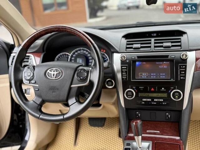 Черный Тойота Камри, объемом двигателя 2.49 л и пробегом 200 тыс. км за 10000 $, фото 45 на Automoto.ua