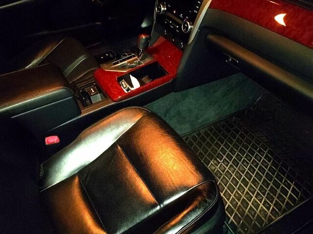 Черный Тойота Камри, объемом двигателя 3.5 л и пробегом 169 тыс. км за 15500 $, фото 4 на Automoto.ua