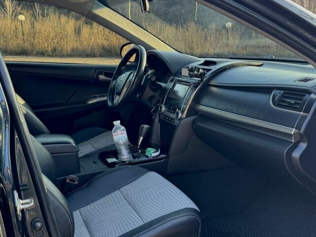 Чорний Тойота Камрі, об'ємом двигуна 2.5 л та пробігом 310 тис. км за 12600 $, фото 3 на Automoto.ua