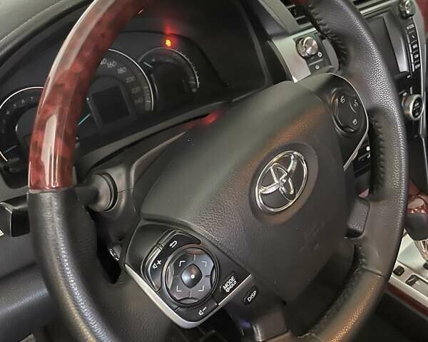 Чорний Тойота Камрі, об'ємом двигуна 2.49 л та пробігом 215 тис. км за 14000 $, фото 3 на Automoto.ua