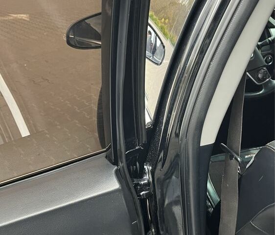 Черный Тойота Камри, объемом двигателя 2.5 л и пробегом 257 тыс. км за 15400 $, фото 10 на Automoto.ua