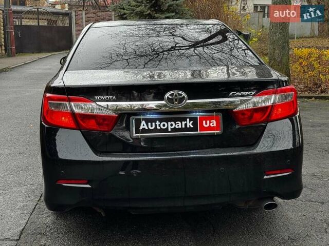 Черный Тойота Камри, объемом двигателя 2.5 л и пробегом 257 тыс. км за 13990 $, фото 9 на Automoto.ua