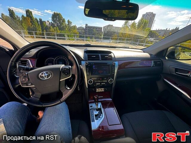 Черный Тойота Камри, объемом двигателя 2.5 л и пробегом 128 тыс. км за 15000 $, фото 6 на Automoto.ua