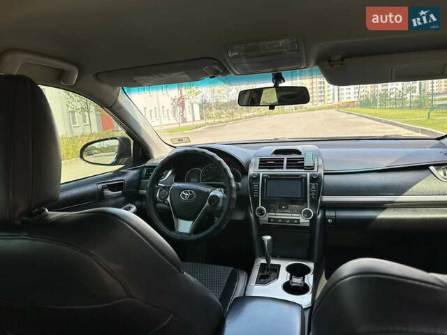 Черный Тойота Камри, объемом двигателя 2.5 л и пробегом 202 тыс. км за 13000 $, фото 6 на Automoto.ua